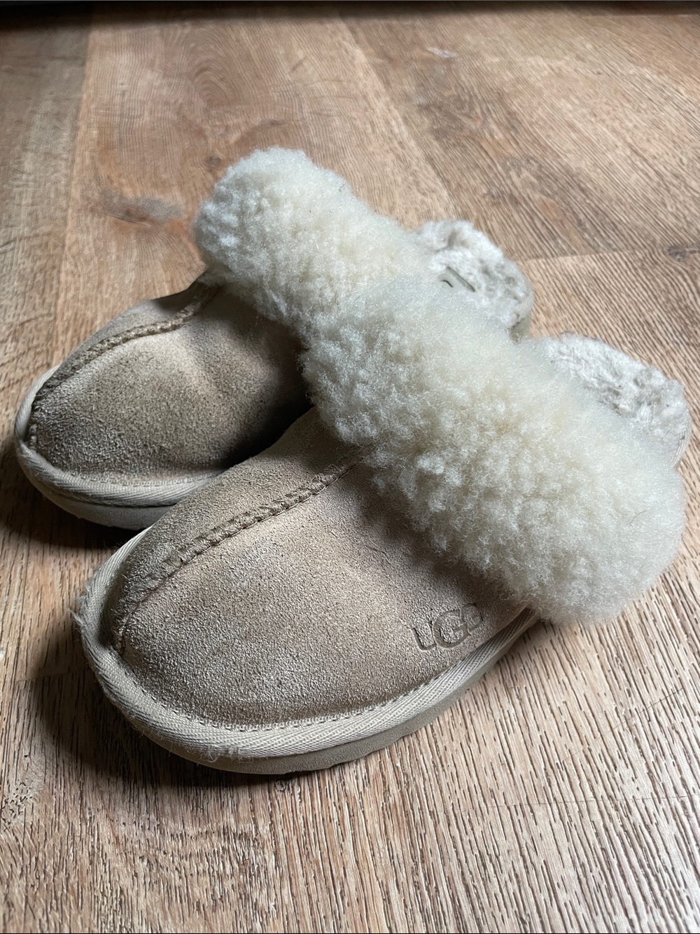 UGG Kids Cozy II Suede Shearling Scuff Slippers Beige Size 13